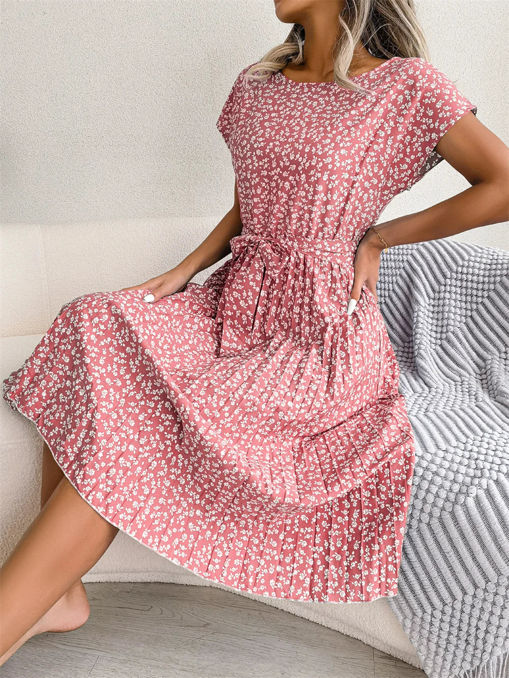 Amandine | Robe Midi Fleurie Plissée à Taille Nouée
