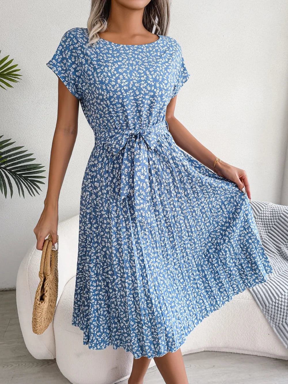 Amandine | Robe Midi Fleurie Plissée à Taille Nouée